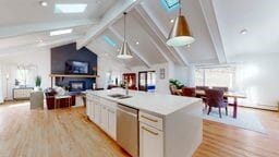 Building Photo - 802 Larchmont Rd