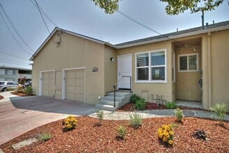 Building Photo - 103 23rd Ave