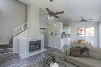 Building Photo - 1719 Park Vista Dr
