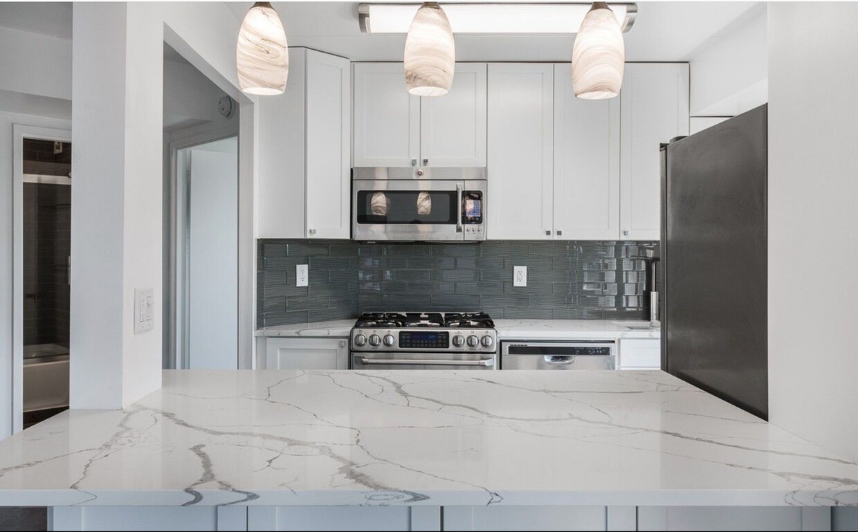 Foto principal - 300 W 110th St