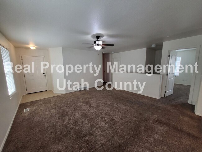 Foto del edificio - Eagle Mountain Home