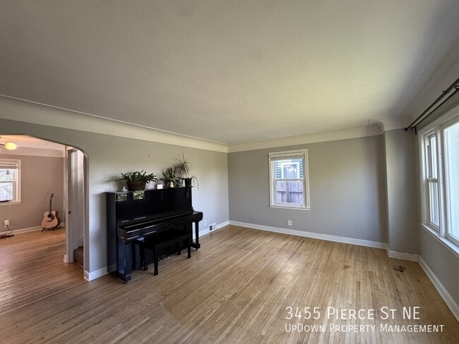 Building Photo - 3455 Pierce St NE