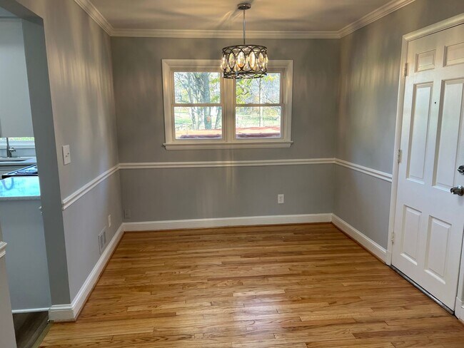 Foto del edificio - Renovated Rambler Close to METRO, Parks, &...