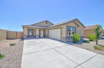 Building Photo - 2061 E Julian Dr