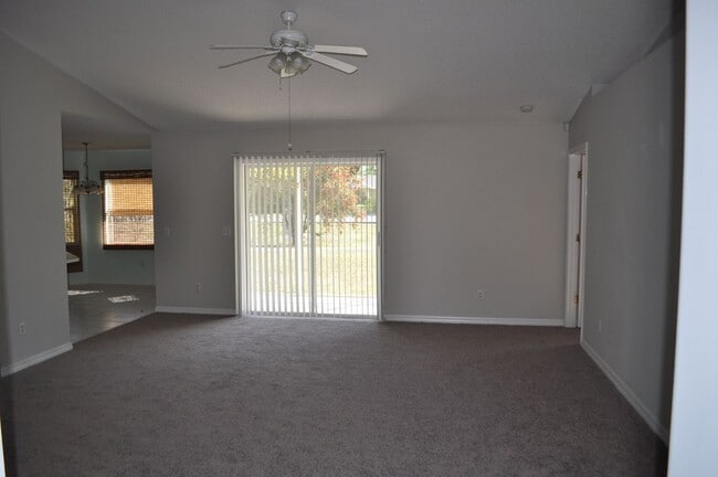 Foto del edificio - Pine Lakes 3bdrm home on a cul-de-sac!