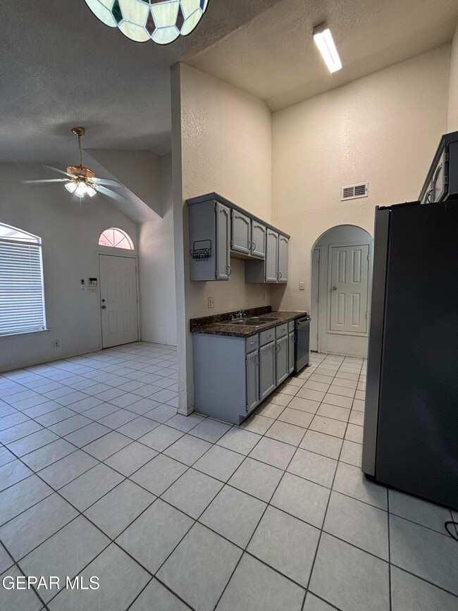 Building Photo - 9128 Lacebark Elm Dr