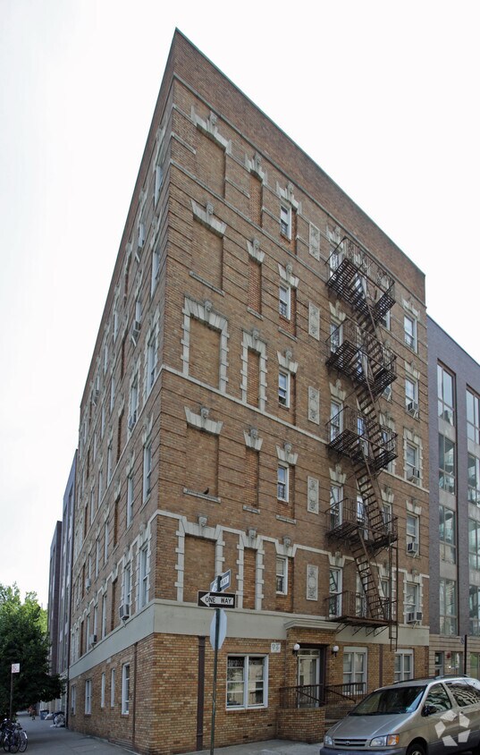 Building Photo - 276 S 1st St