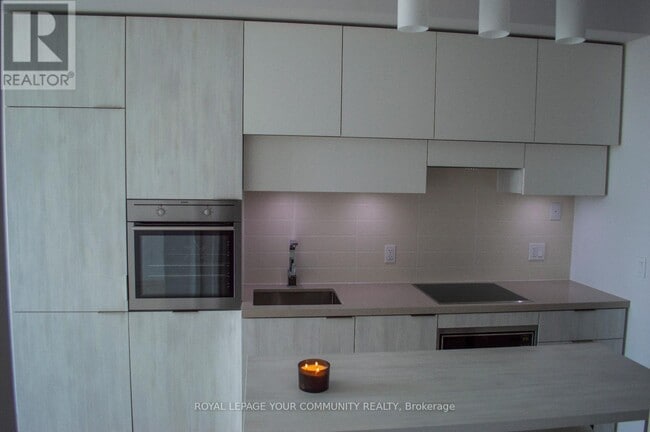 Building Photo - 3709-3708 EGLINTON Ave