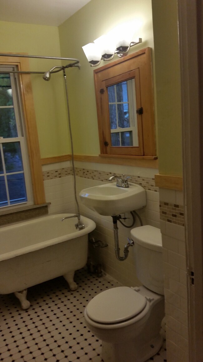 Bathroom - 1696 Ashland Ave
