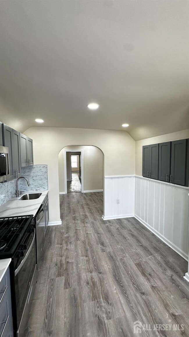 Building Photo - 6 Field Rd