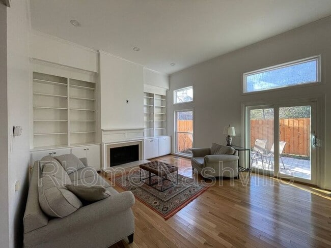 Building Photo - 401 Bowling Ave