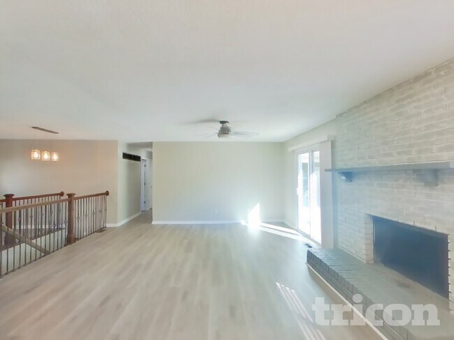 Foto del edificio - 43 Westbrook Dr