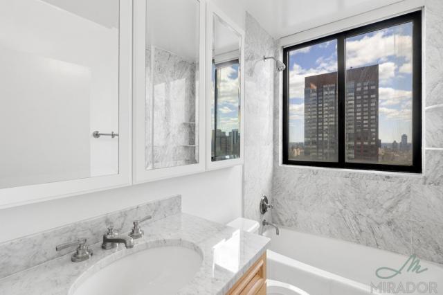 Foto del edificio - 3 bedroom in New York NY 10023