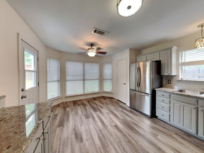 Foto del edificio - MOVE IN READY NOW IN KELLER ISD!