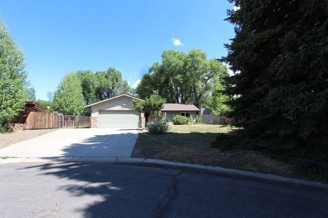 Building Photo - MOVE IN READY! Spacious 4-Bedroom Coconino...
