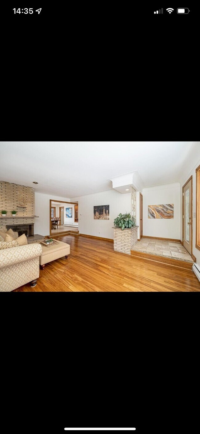 Foto del edificio - 2916 Townview Ave NE