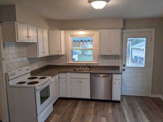 Foto del edificio - 6629 Roe St