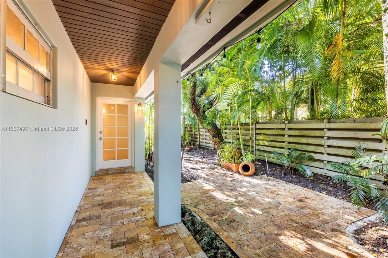 Foto principal - 4235 Lennox Dr