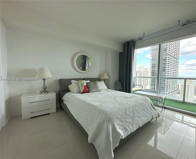 Building Photo - 500 Brickell Ave