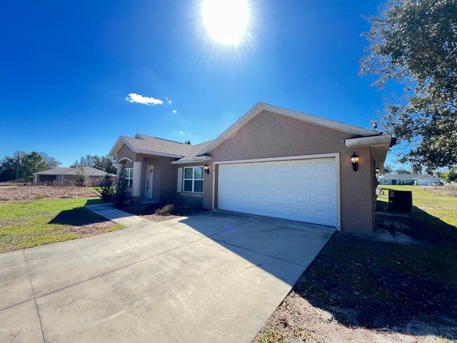 Building Photo - Beautiful 3 BD/2BA Home in Beautiful Ocklawaha!!!