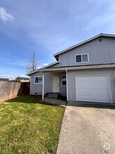 Building Photo - 822 S 22nd Pl