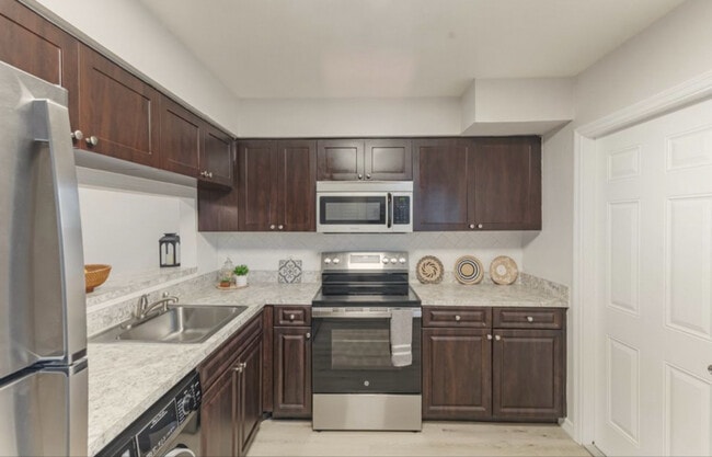 Building Photo - 121 Danube Ave