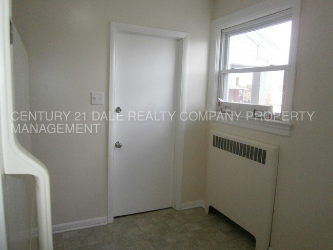 Building Photo - 1 BR, 1 Bath, Efficiency in West York