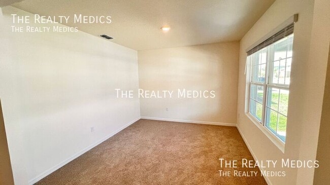 Foto del edificio - 2401 Greenwood Oak Dr