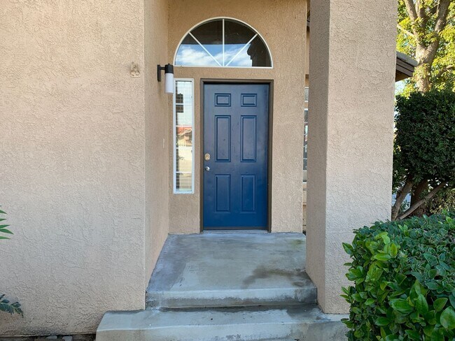 Foto del edificio - Beautiful Northwest Bakersfield Home with Solar - Ready for Immediate Move In!