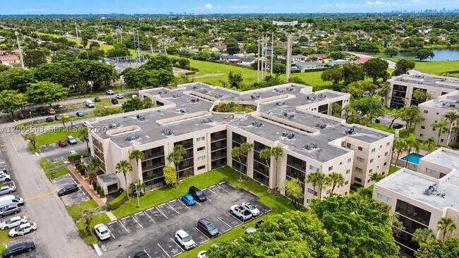 Foto del edificio - 8400 SW 133rd Avenue Rd
