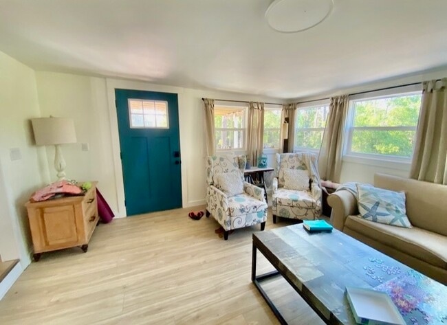 Foto del edificio - 570 Sandy Ln