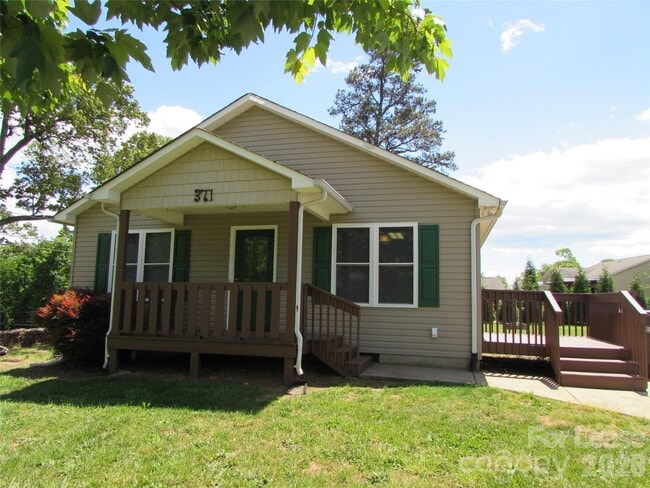 Building Photo - 371 West Ave