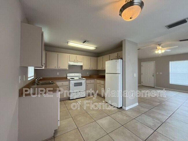 Foto del edificio - 1796 SW 107th Ln