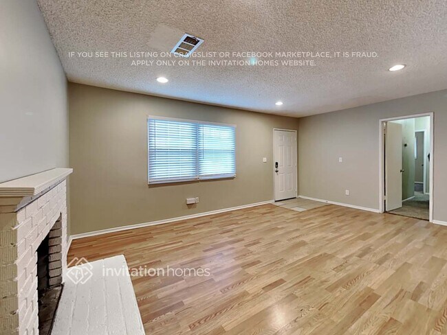 Building Photo - 490 Avignon Ct