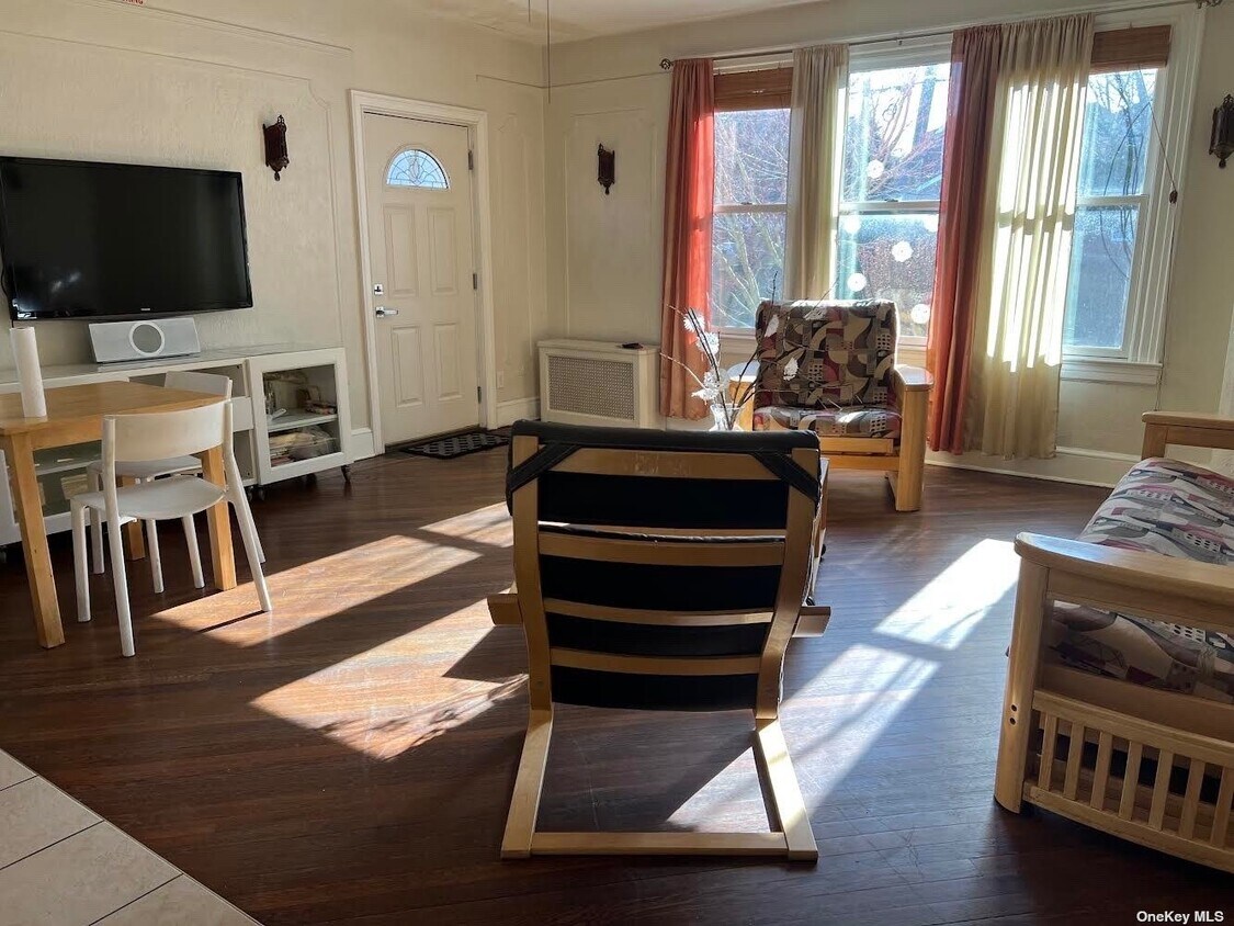 Foto principal - 101-17 97th St