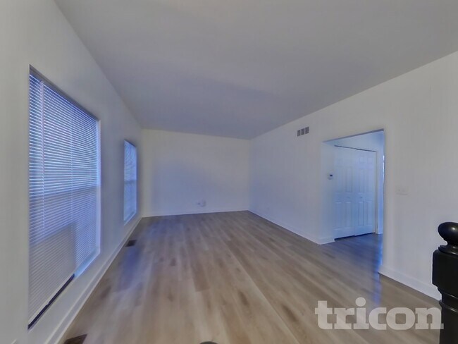 Foto del edificio - 7217 Sutherland Ct