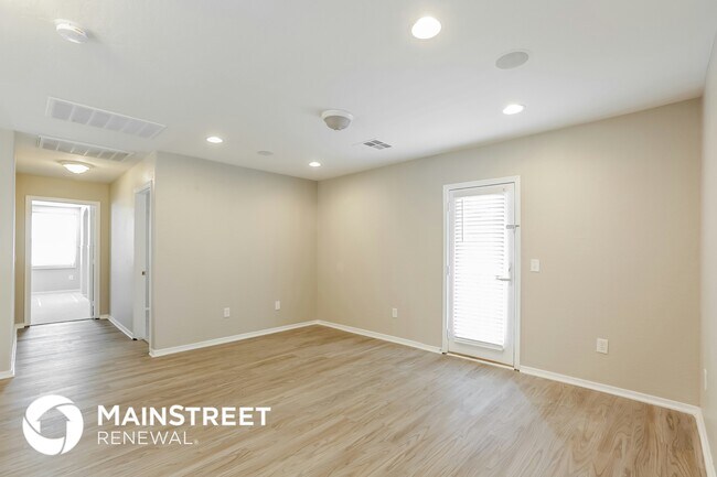 Foto del edificio - 17145 W Statler St