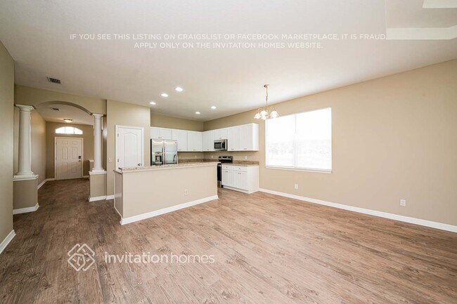 Foto del edificio - 5015 Lakehurst Ct