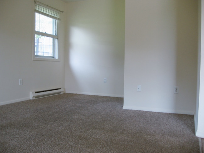 Building Photo - 1116 S Hall St