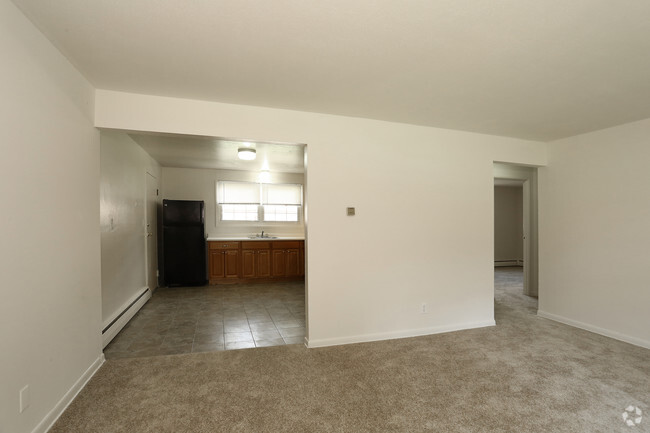 Living Room reverse view - Deerfield Apartments