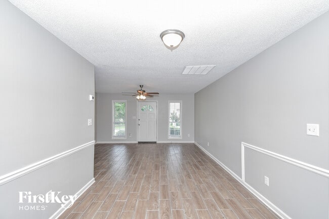 Building Photo - 41 Country Village Dr