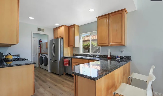 Building Photo - Single story 4 bed, 2 bath home in Newbury...