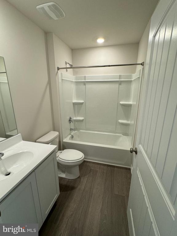 Foto del edificio - 844 Derwent Ln