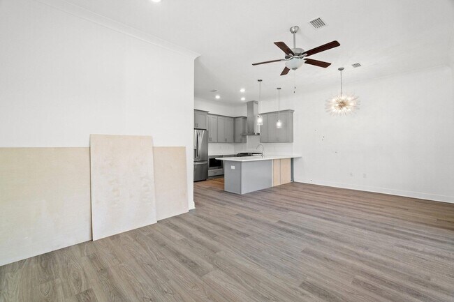 Building Photo - 212 Kara Lake Dr