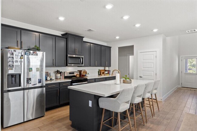 Building Photo - 8612 McKamy Dr