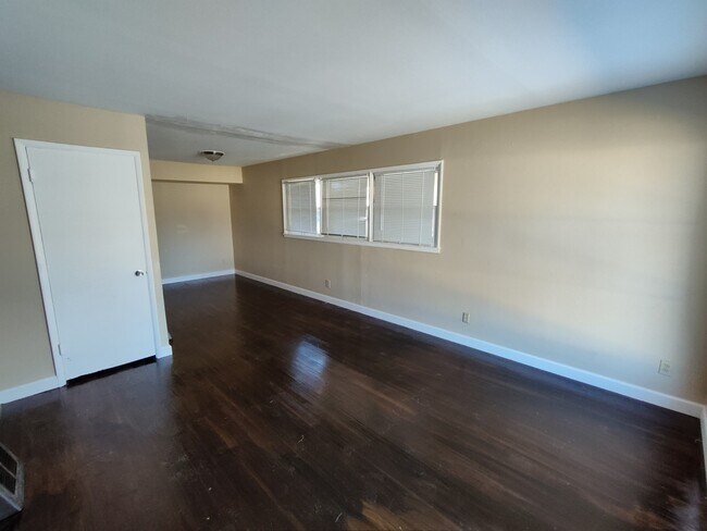Building Photo - 314 Shepley Dr