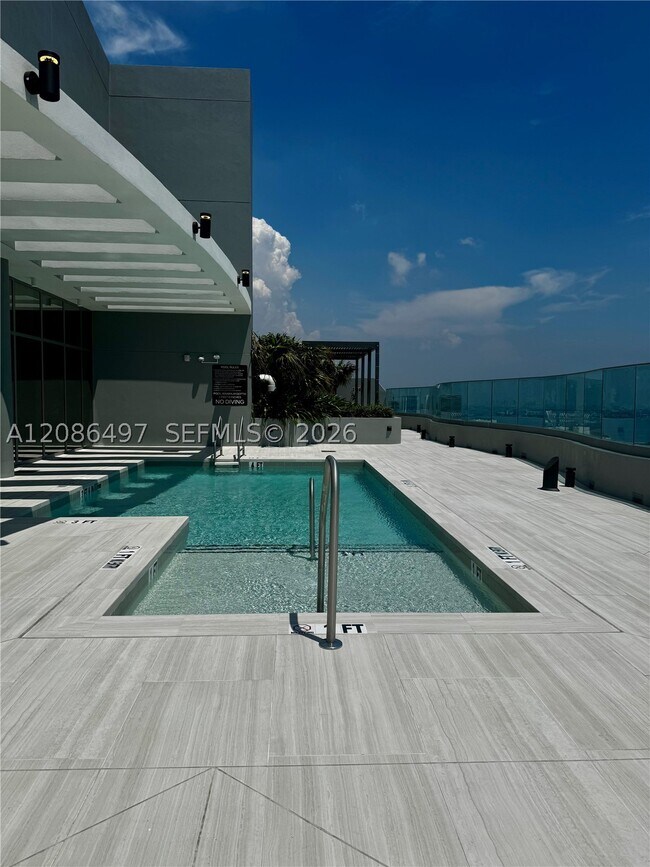 Building Photo - 1400 Biscayne Blvd