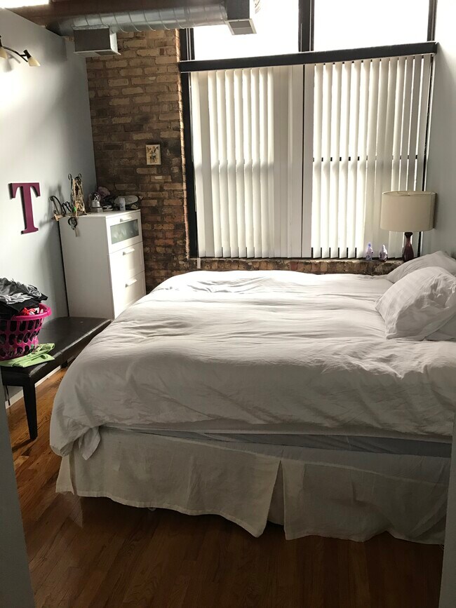 Front Bedroom - 2300 W Wabansia Ave