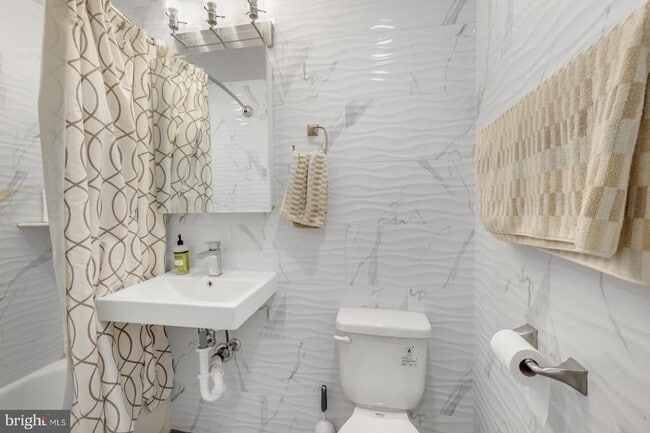 Building Photo - 624 N 35th St