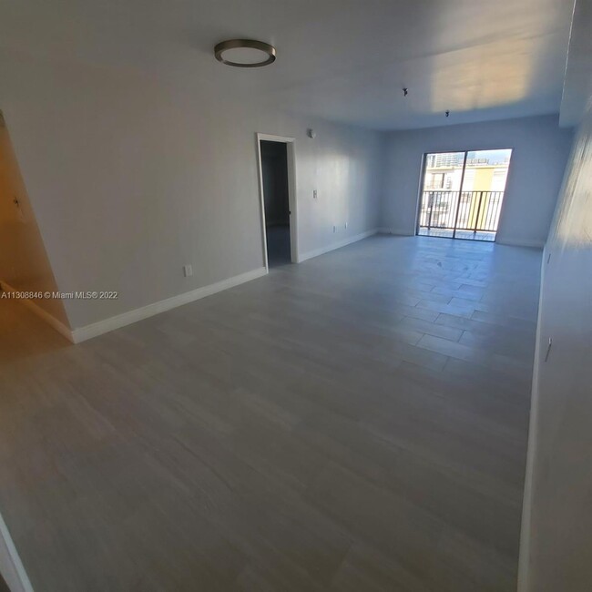 Building Photo - 250 181 Dr